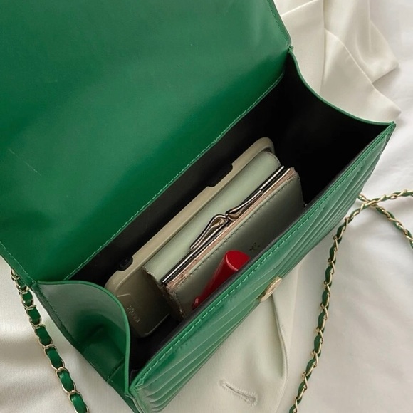 Mini chevron flap bag - Picture 3 of 10